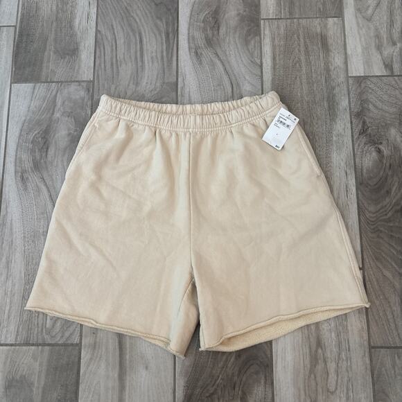 Good American Raw Hem Pull On Sweat Shorts Bone White Size 4 NWT - Picture 1 of 8
